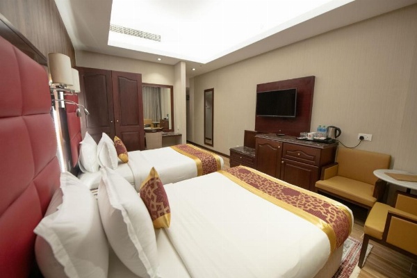 Ramee Guestline Hotel image 20