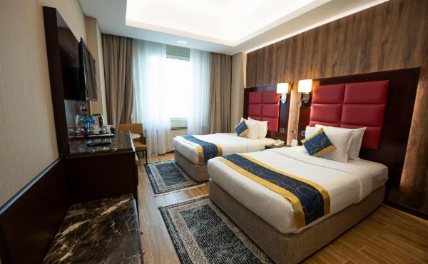 Ramee Guestline Hotel image 26
