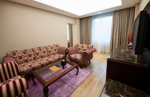 Ramee Guestline Hotel image 32